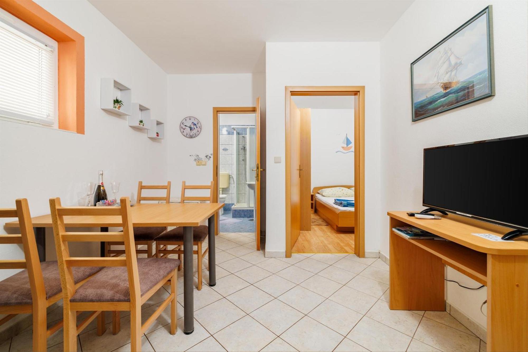 Apartment Julija Povile Exteriör bild